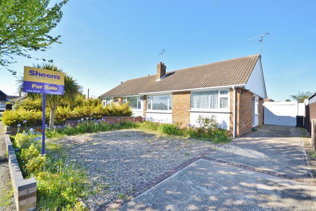 2-bed bungalow on Lymington Avenue, Great Clacton, £230,000