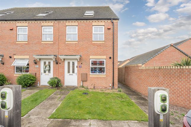 Thumbnail Town house for sale in Brythill Drive, Brierley Hill