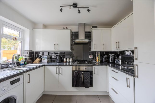9, Mountbatten Drive, Southend-On-Sea photo 3