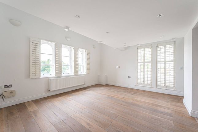Thumbnail Flat to rent in Princess Park Manor, Friern Barnet, London