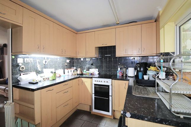 12, Rother Road, Farnborough photo 3
