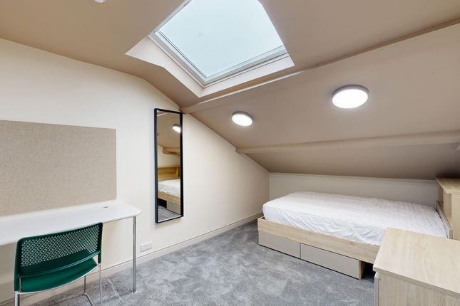 Hyde Park Terrace, Hyde Park photo 5