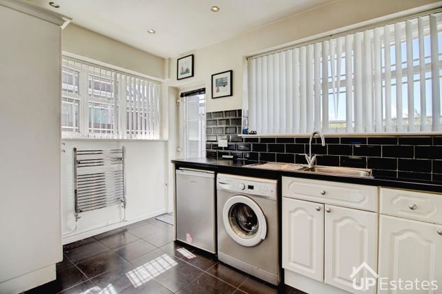 28, Naseby Close, Coventry photo 4