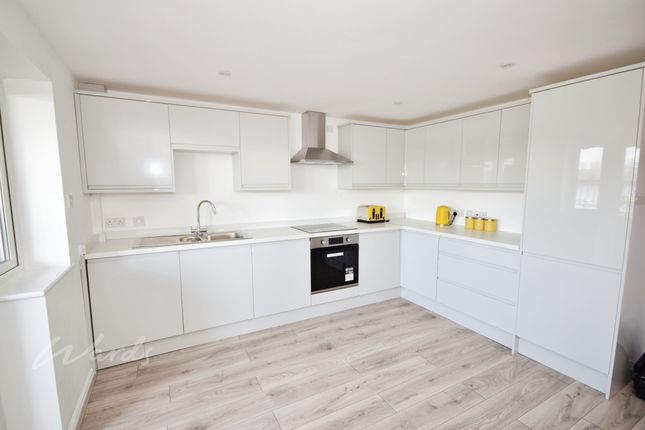 37, Applecross Close, Rochester photo 2