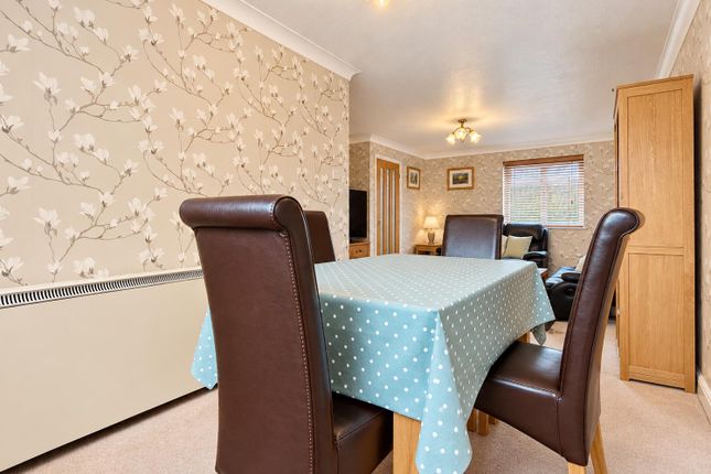 16, Begonia Close, North Springfield, Chelmsford photo 3