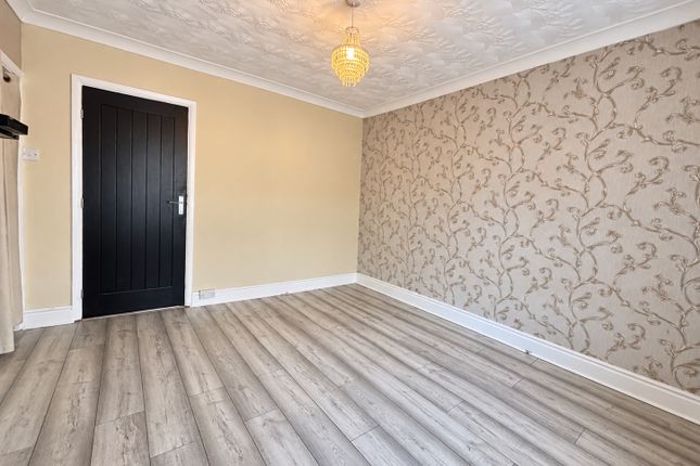 73, Spearing Road, High Wycombe photo 3