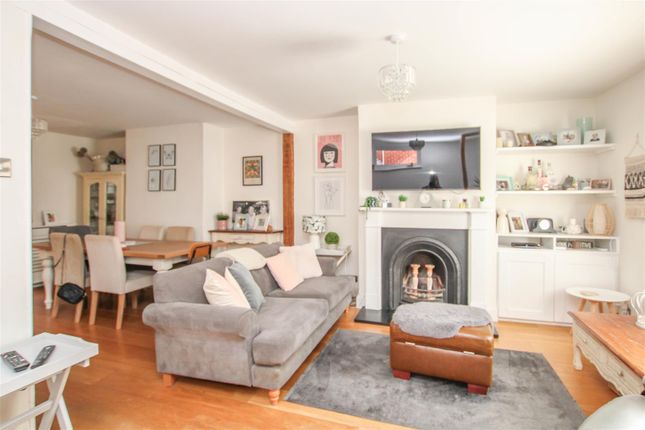 11, Hammonds Lane, Brentwood photo 4