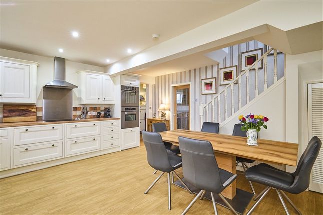 13, Moorland Crescent, Ilkley photo 3