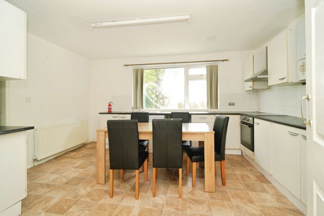2, Drinkwater Road, Manchester photo 4