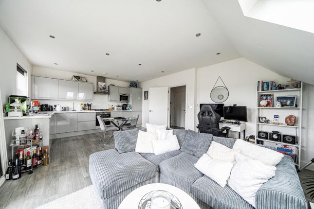 Flat 5, 2, Blackbrook Lane, Bromley photo 2