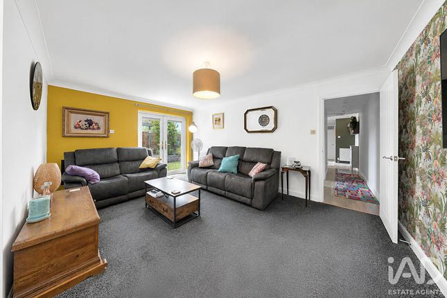 8, Sandhill, Ely photo 3