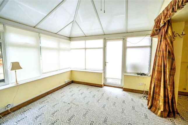4, Downing Close, Grimsby photo 4