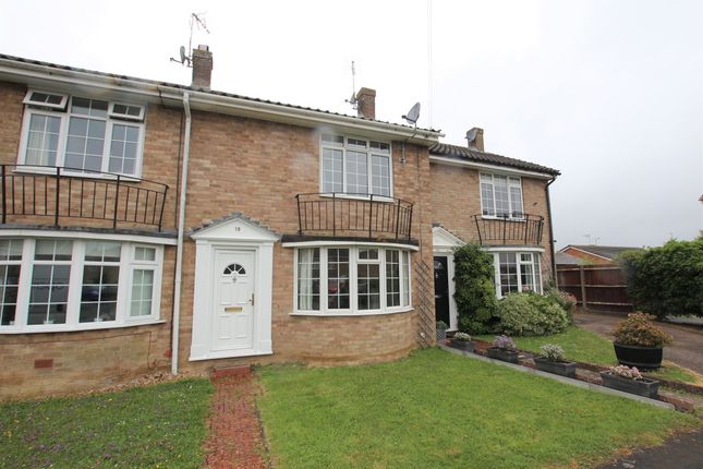 Thumbnail Terraced house to rent in Clovers End, Horsham