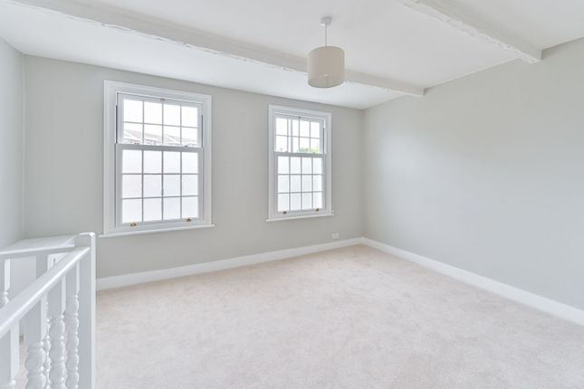 2-bed flat on Cheltenham Road, Nunhead, £360,000