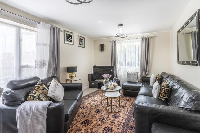 102, Edward Vinson Drive, Faversham photo 2