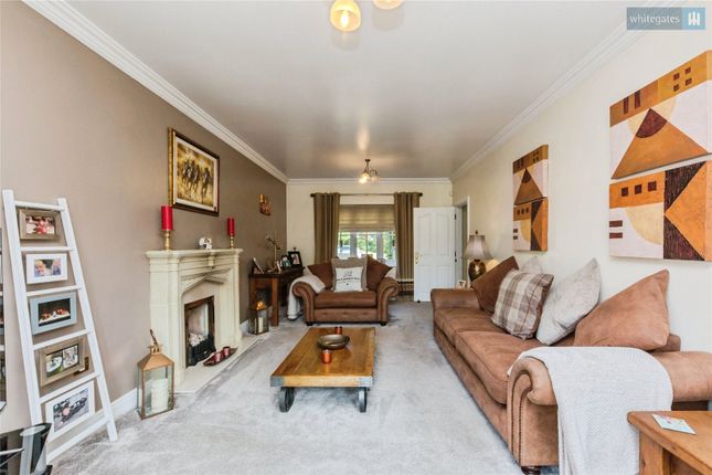 16, Wychwood Park, Crewe photo 2