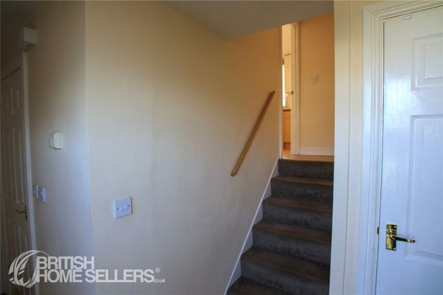 37, Cambrian Way, Hampshire photo 2