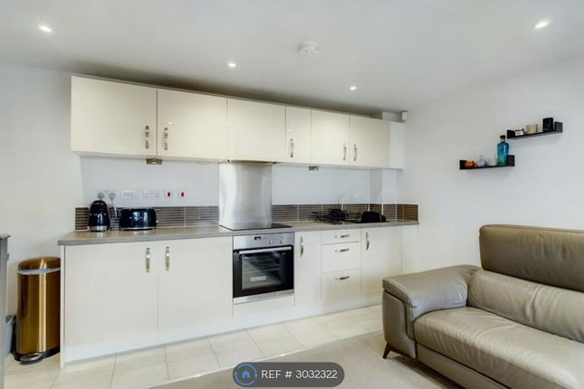 Holts Crest Way, Leeds photo 2