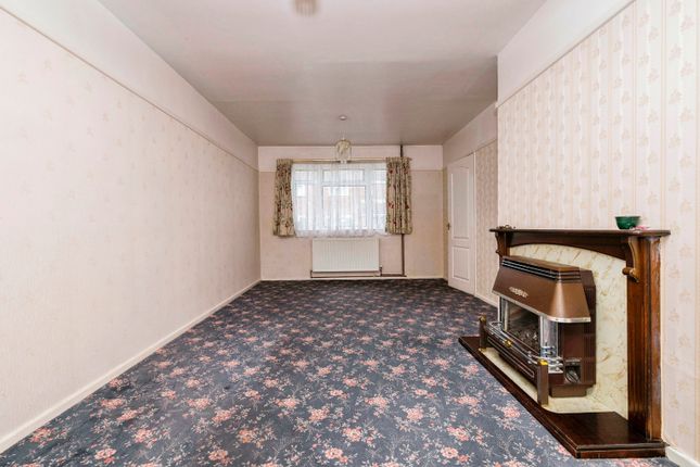Semi-detached house for sale in Mangrove Road, Luton