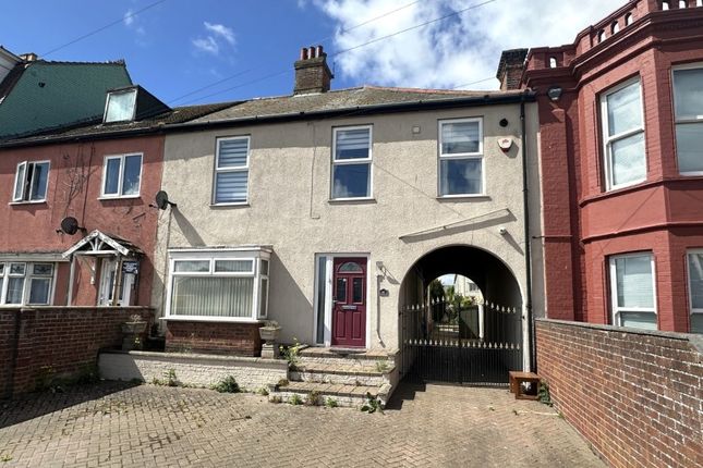 4-bed house on 78 Southtown Road, Great Yarmouth, £140,000