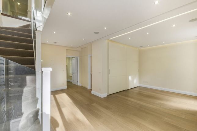 Flat for sale in Collingham Road, London