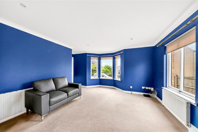 18, Mungle Street, West Calder photo 3