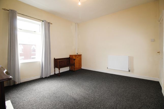 Flat to rent in Kilnhurst Road, Rawmarsh, Rotherham, South Yorkshire