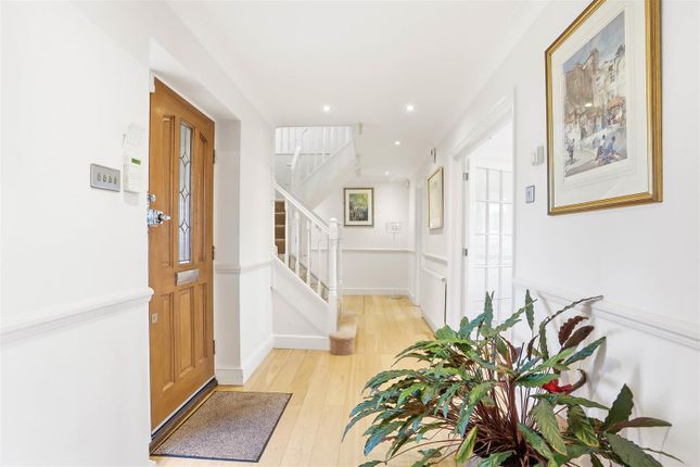 6, Villiers Grove, Cheam photo 4