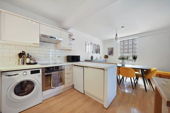 Falconet Court, Wapping photo 4