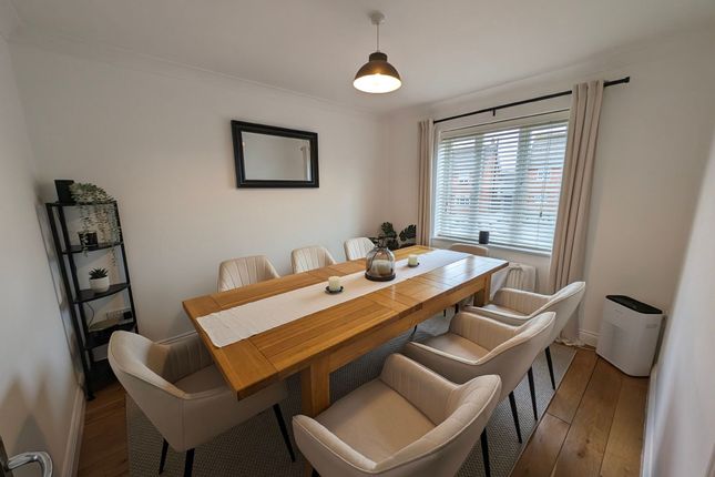 86 Brook Farm Road, Saxmundham photo 3