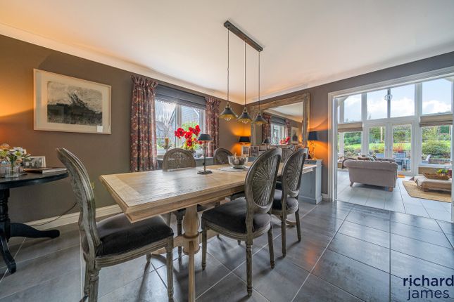 38, Wiltshire Crescent, Royal Wootton Bassett photo 4