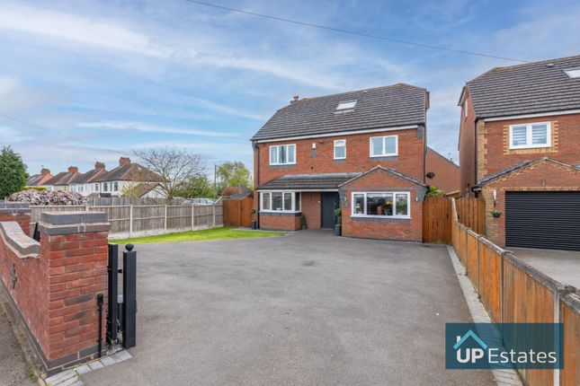 Detached house for sale in Golf Drive, Nuneaton