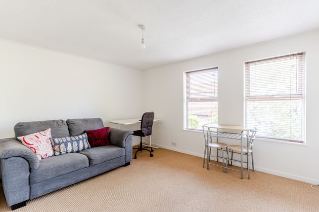 43 Comb Paddock, Bristol photo 2
