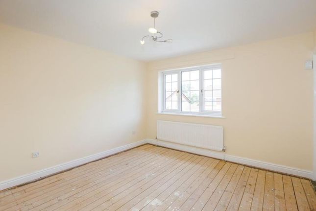 16, KIDDERMINSTER photo 5