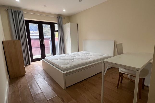 Thumbnail Shared accommodation to rent in Castleton Road, Goodmayes, Ilford
