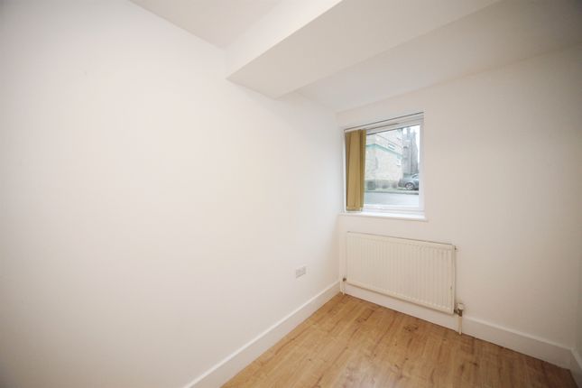 Flat 2a, Downton Court, Brook Street, Luton photo 2