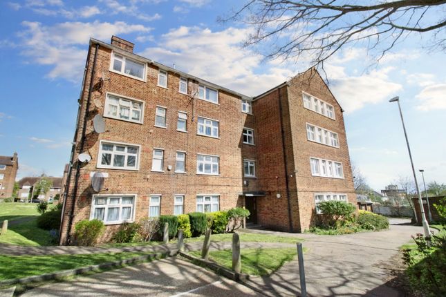 Flat for sale in Broomhill Court, Broomhill Road, Woodford Green