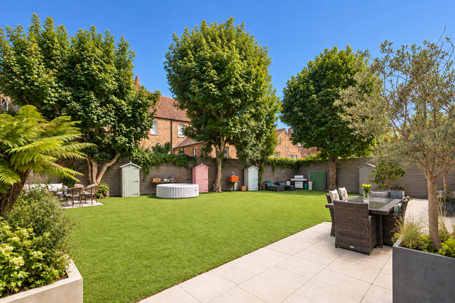 Garden Flat,  Hampstead Hill Gardens, London photo 2