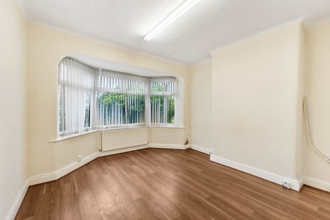 38, Tewkesbury Drive, Manchester photo 3