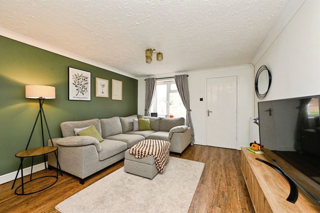 2, Earsham Drive, King's Lynn photo 2
