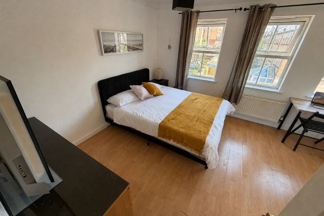 266B, Manchester Road, Canary Wharf photo 3