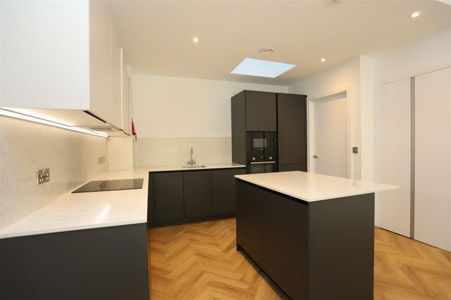 14, Shale Lane, Salford photo 4