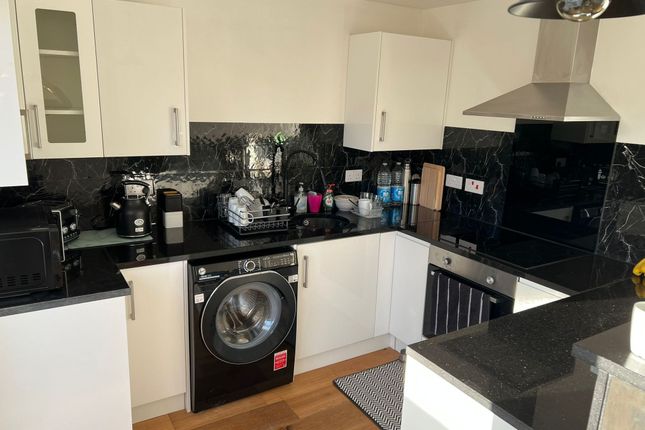 31 Viney Bank, Croydon photo 4