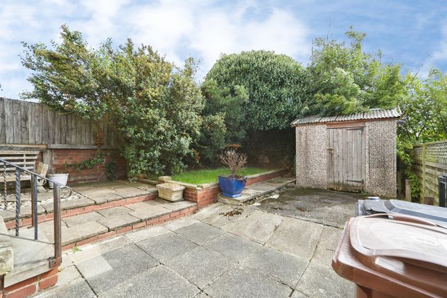3-bed semi-detached on Rufford Drive, Leeds, £240,000