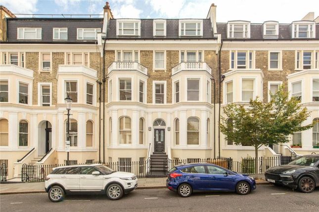 Thumbnail Flat to rent in Campden Hill Gardens, Kensington, London