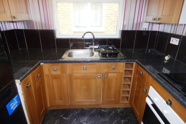 3, Whitelands Way, Romford photo 2