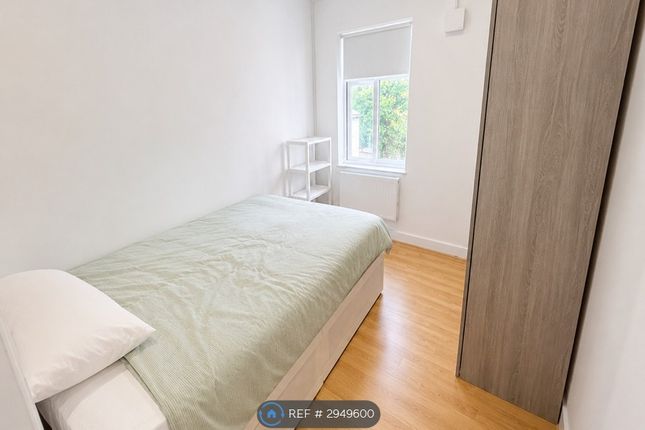 Flat, Rucklidge Avenue, London photo 5