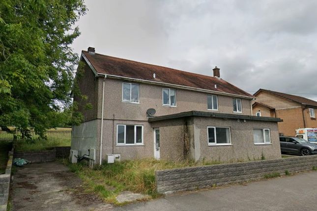 2-bed flat on 129 Longview Road, Clase, Swansea, £50,000
