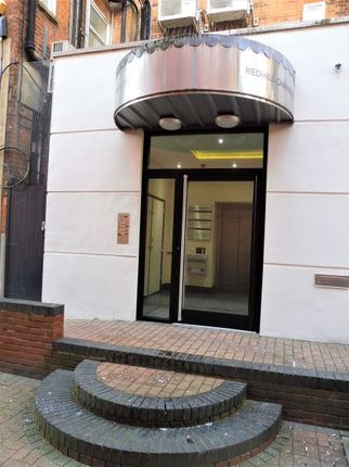Office to let in Suite B Second Floor, Redhill Chambers, High Street, Redhill