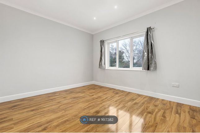 Stanwell Road, Ashford photo 3